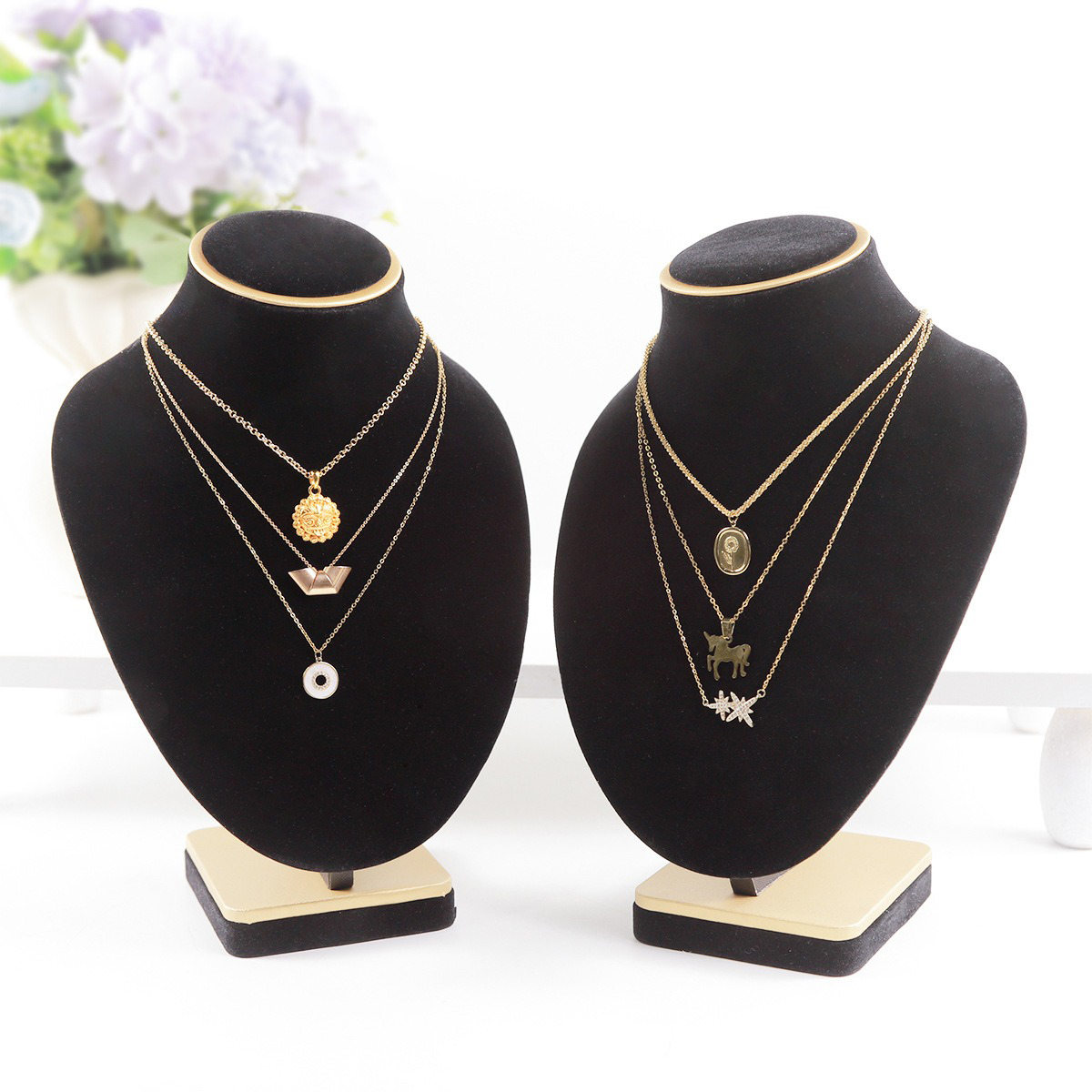 Body Jewelry In Store - Busto de joias de veludo preto