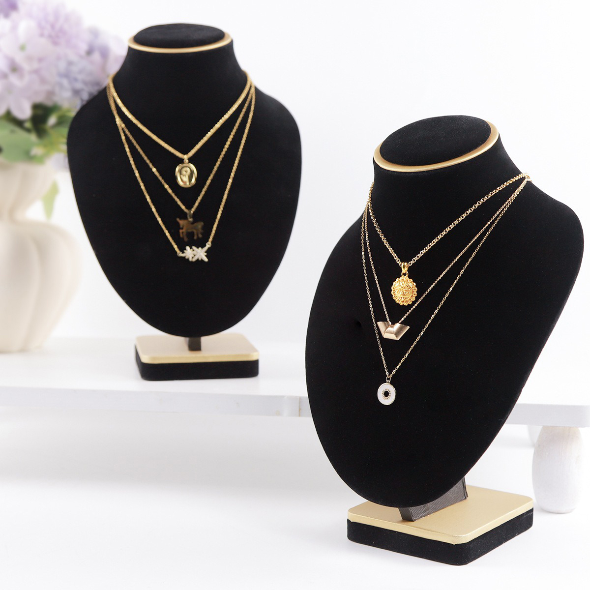 Busto de joias de veludo preto - Body Jewelry In Store avaliação e preço